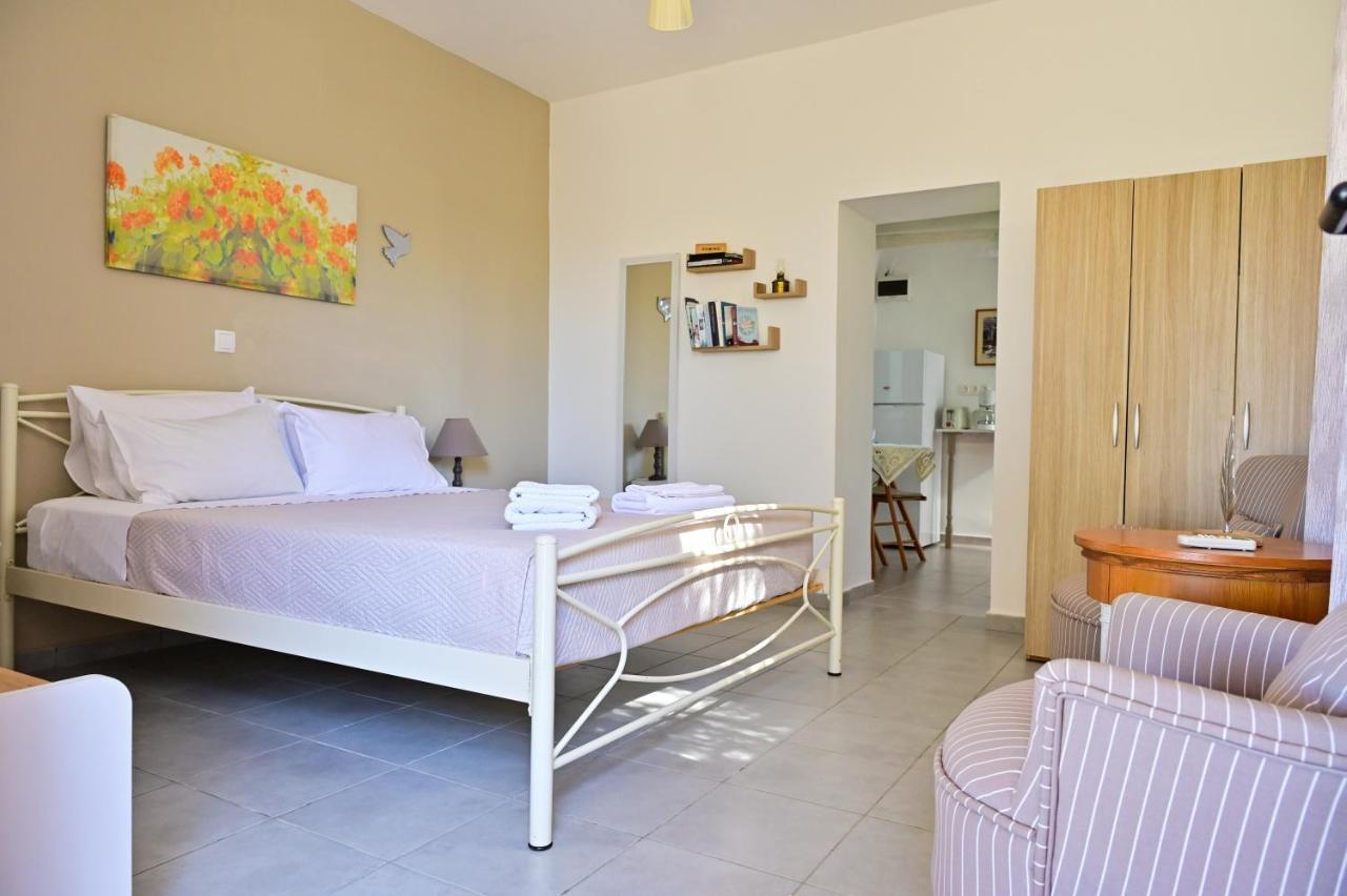 To Spiti Tou Papa Sto Vouno Guest House Kamilari Bagian luar foto